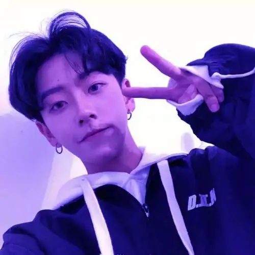 紫色头像超帅超酷超甜的头像男生女生看过来