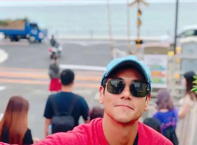 上街下海,吃吃逛逛的日常今天想给你分享的照片,是男神彭于晏的日常