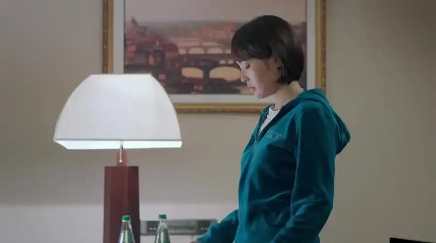 鸡毛飞天邱岩看着莱昂留下的项链沉默不语1863