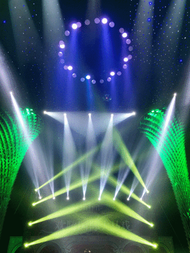 剧场内配备最先进的灯光,音效,舞美等舞台技术以精致的舞台表演,体验