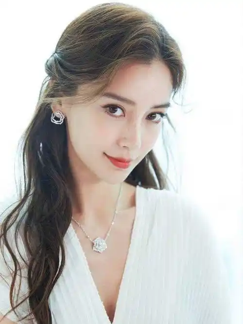 35岁杨颖账号成功解封!