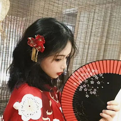 拿纸扇穿和服的日本女生个性头像图片