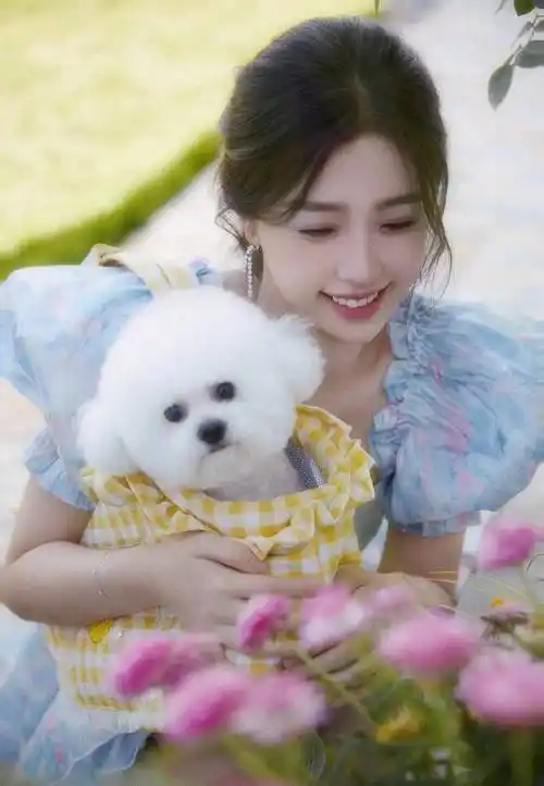 虞书欣蓬松长裙生活照合集