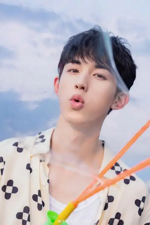 #就要辰现在##今天星期五#