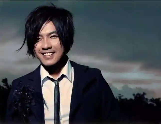 出道名气力压林俊杰爆红后为何离开娱乐圈阿杜当时真的疯了