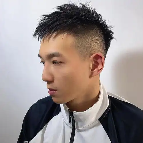 男生"两边铲"发型真的太帅了,今年试试这几款,简单潮流更有范