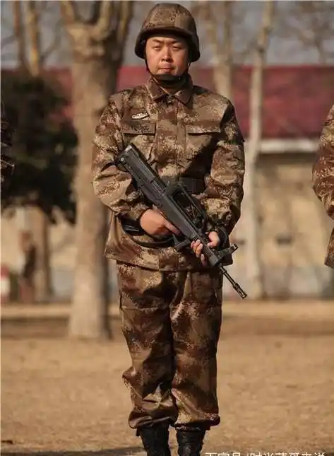 杨洋穿军装特别帅,张杰穿上十分有型,黄景瑜穿上怎么样?