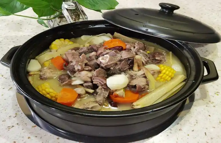 滋润清汤羊肉煲图片