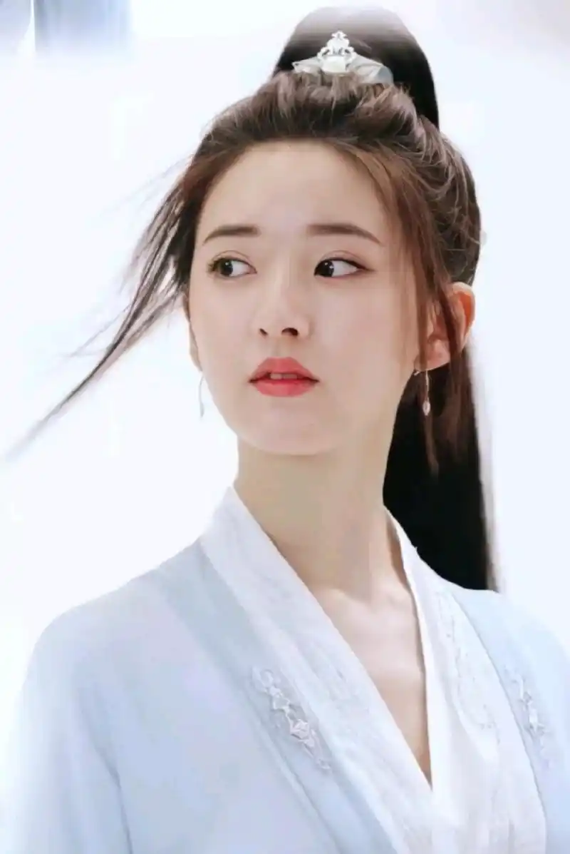 《且试天下》赵露思饰白凤夕剧照