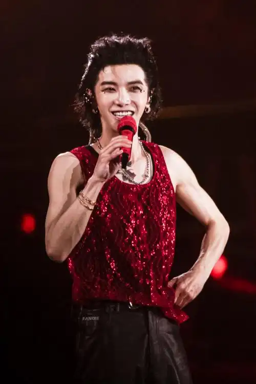 2023华晨宇火星演唱会##祝华晨宇0207生日快乐