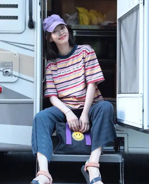 白百何夏日清新穿搭