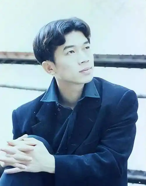 90年代内地8位男歌星,有人想当活佛,有人成酒蒙子,有人早逝!