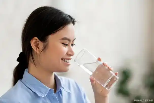 春夏换季保养皮肤,如何正确喝水?7个最佳喝水方式,促进健康!