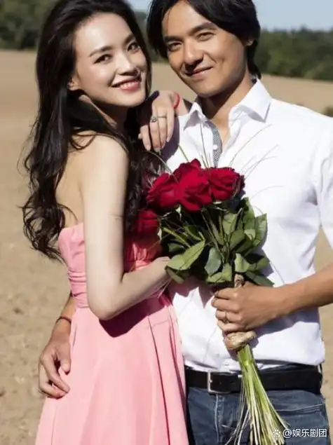 好温馨!舒淇冯德伦正式补办婚礼,中式婚纱好美,众星到场见证