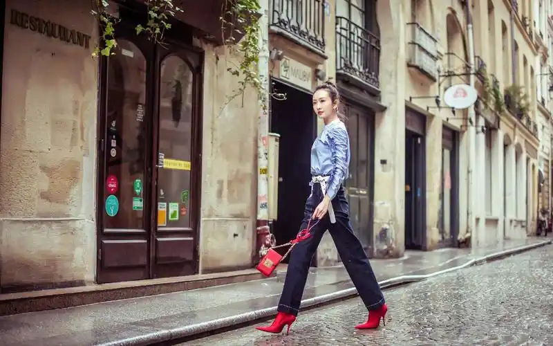 王鸥丸子头春日街头清新街拍图片壁纸