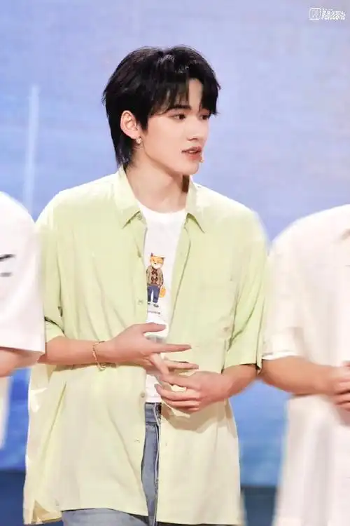 宋亚轩中国移动动感地带芒果卡代言人##今日星拍放送##中国移动时代