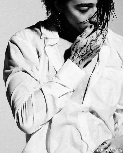 蔡徐坤也是越来越往权志龙之前的方向发展了……|蔡徐坤|权志龙_新浪