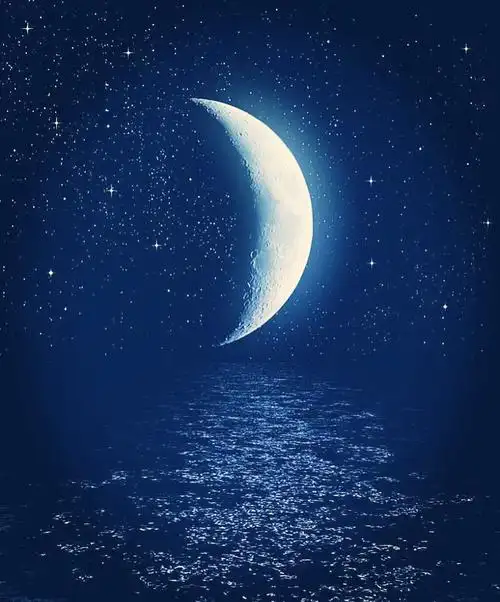 落在我心怀的月牙