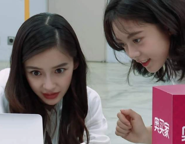 潮流合伙人baby赵今麦罕见素颜曝光怼脸拍是否整容一目了然