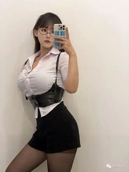 36d辽宁奶糖妹妹身材照曝光网友我沦陷了