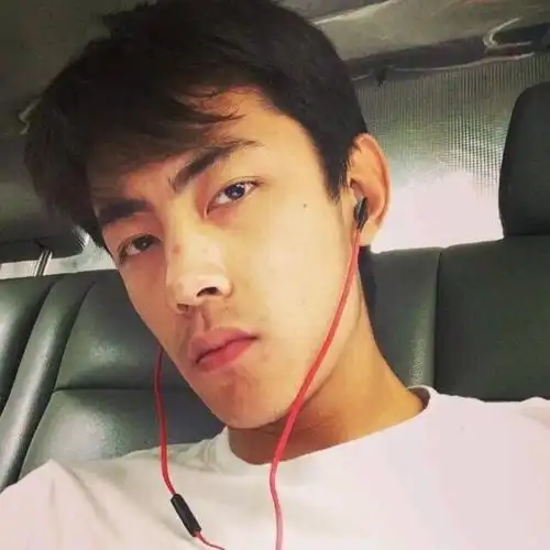 2018微信帅哥头像高清图片大全_自拍男神大图_男生头像