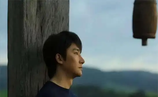 "狠人"黄轩的逆袭史,从无人问津到名导宠儿,几段情史太精彩