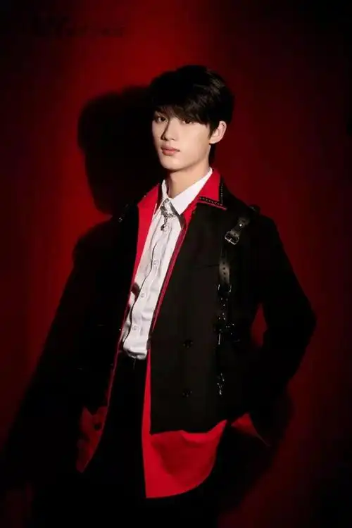 芭男星期衣# 近日,@时代少年团 最新造型. 来自芭莎男士 - 微博