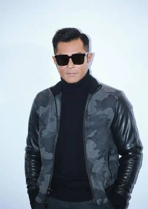 古天乐拍戏眼睛受伤流血缝八针带伤工作超敬业