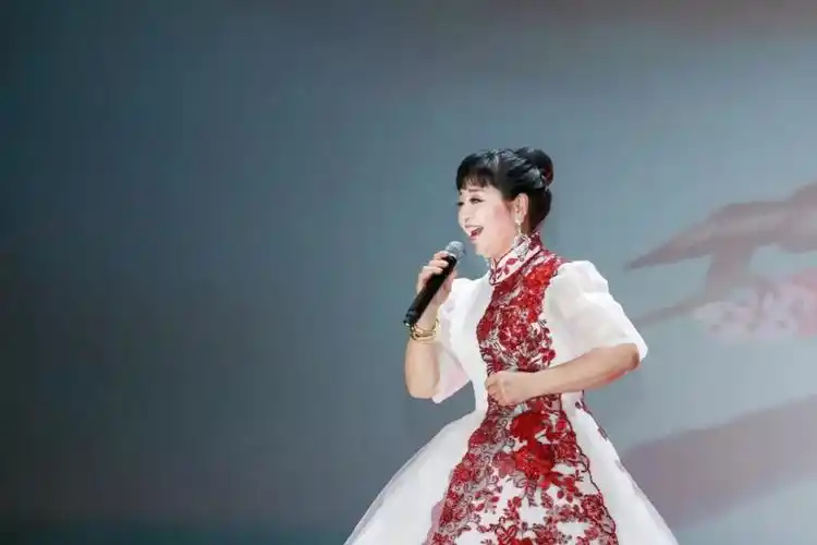 如果没有姜昆当面劝说,殷秀梅可能就无法成为,如今这样的歌唱家