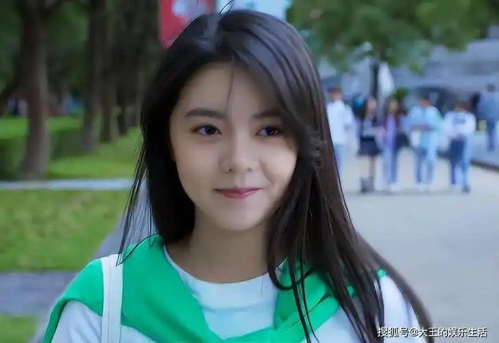 张嘉译的6个"女儿",前5个都越来越火,唯独她渐渐被遗忘_赵今麦_晓彤