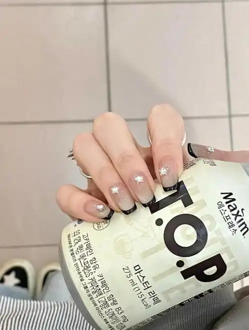 100 款显白显嫩夏日美甲!一口气挑到爽!