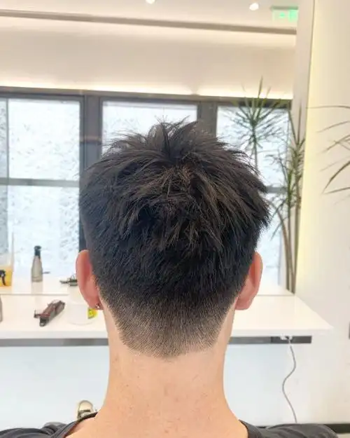 男后脑勺扁平适合发型