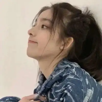 ins高清气质干净真人女头-女生头像 - 壁纸专辑