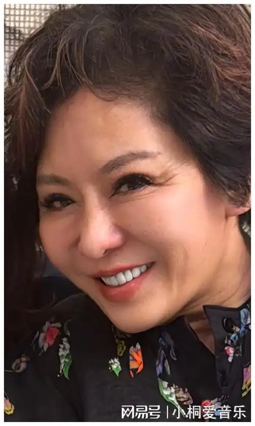向佐晒三代同框,2岁儿子太像妈宛如男版郭碧婷,向太原图罕曝光