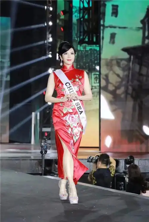 环球夫人全球总决赛重庆夫人曹马培昕斩获亚军