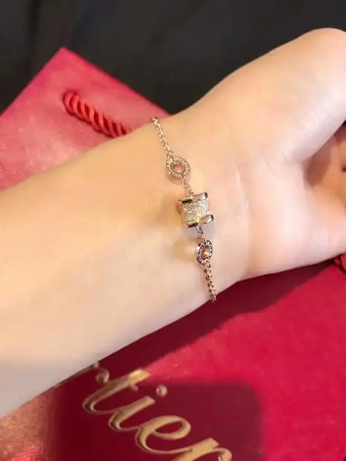 宝格丽满钻小蛮腰手链