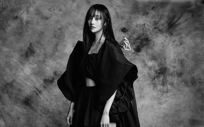 郑爽暗黑烟熏妆高清桌面壁纸