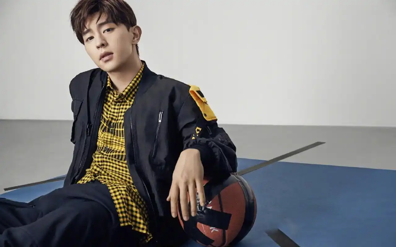 邓伦帅气写真图片桌面壁纸高清大图预览1920x1200_大陆明星下载_美桌