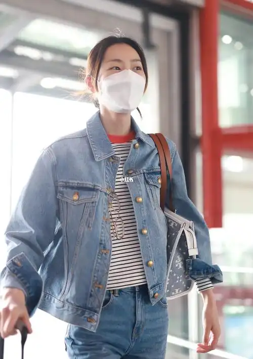 whosestyle|刘雯4月2日机场私服