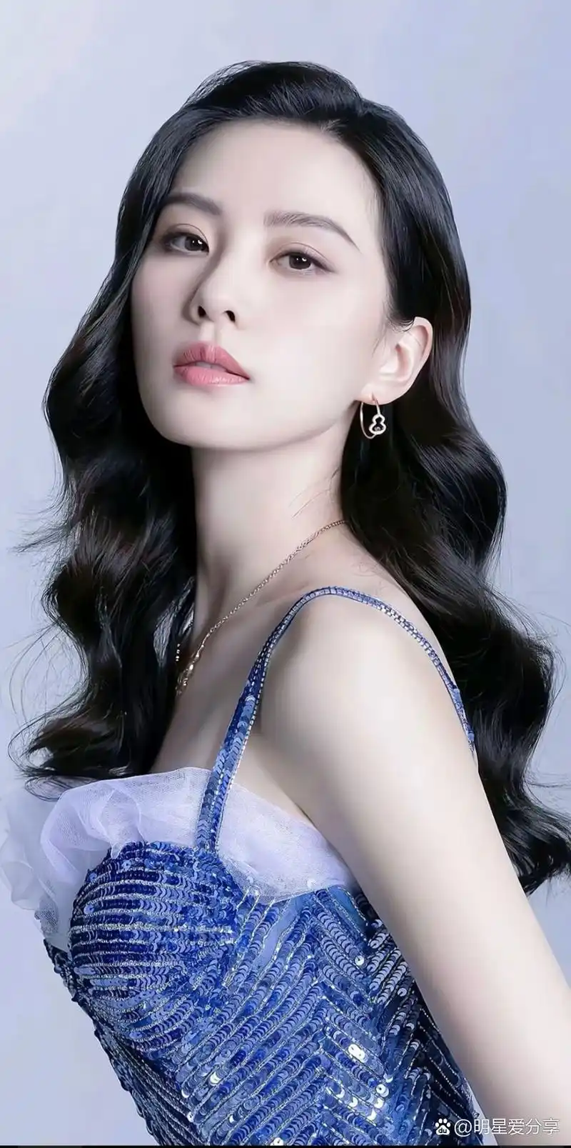 刘诗诗(原名刘诗施),1987年3月10日出生于北京市,中国内地影视女演员