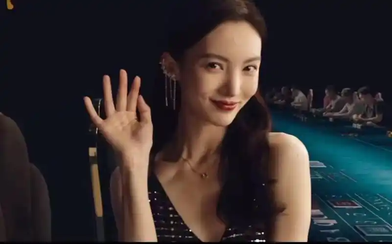 胡夏.给金晨和李易峰当炮灰了?