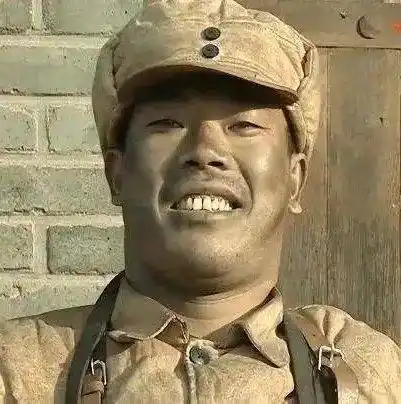 《亮剑》中最精彩的王有胜,李云龙gif表情包┃士兵得意傻笑_侵权_包包