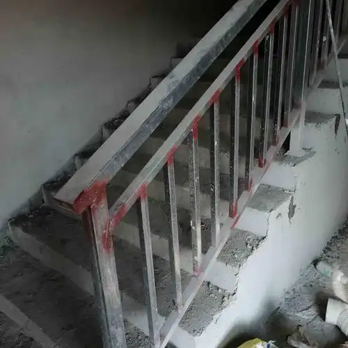 广州焊工/铆工招聘,方通做楼梯扶手师傅一名,350包吃住,工