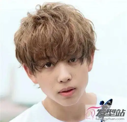 空气感男生烫发 潮男系帅哥发型