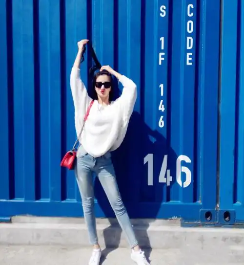 简介:陈欣予时尚街拍图片,分享一组陈欣予图片给大家,图中的明星图片