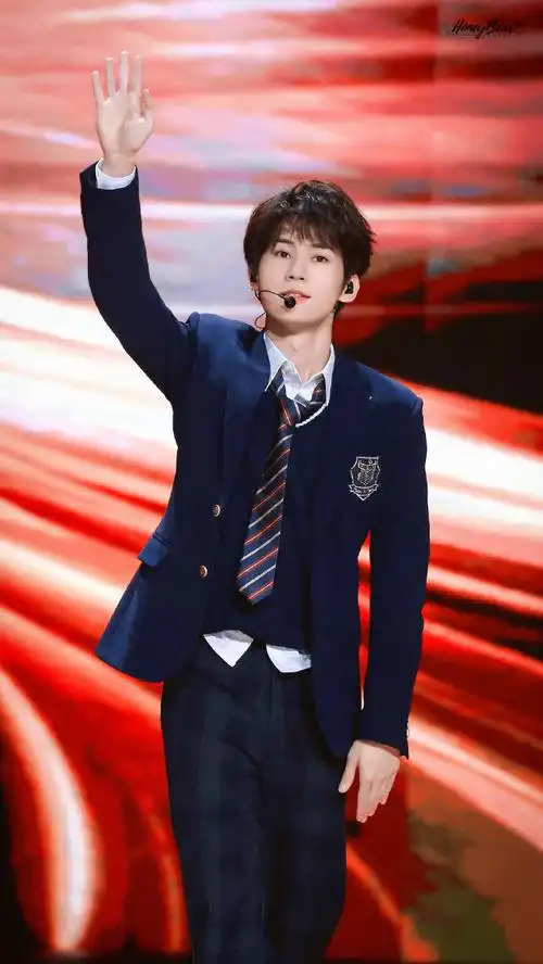 微博之夜##张真源 元梦之星初星代言人