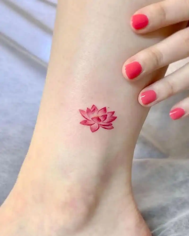 超级好看的莲花小纹身 精致又好看的莲花小纹身图案,女生最爱的小清新