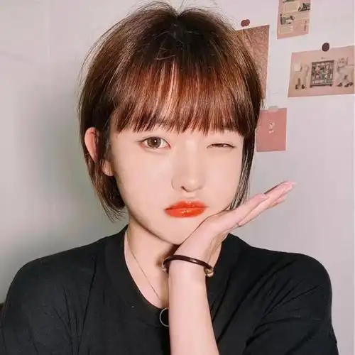 大饼脸适合什么发型,大饼脸适合什么发型女(几款好看的短发造型)