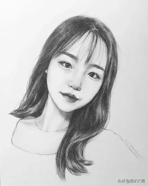 少女铅笔手绘 | 韩国插画师果戈人像素描专辑