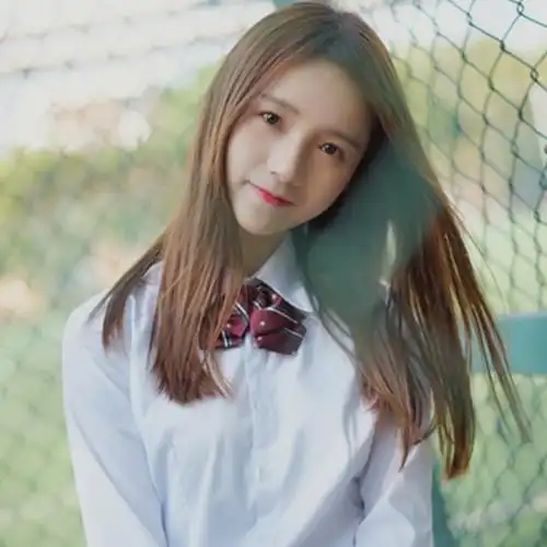 清新靓丽学生妹儿_好看的女生头像图片_扣扣居